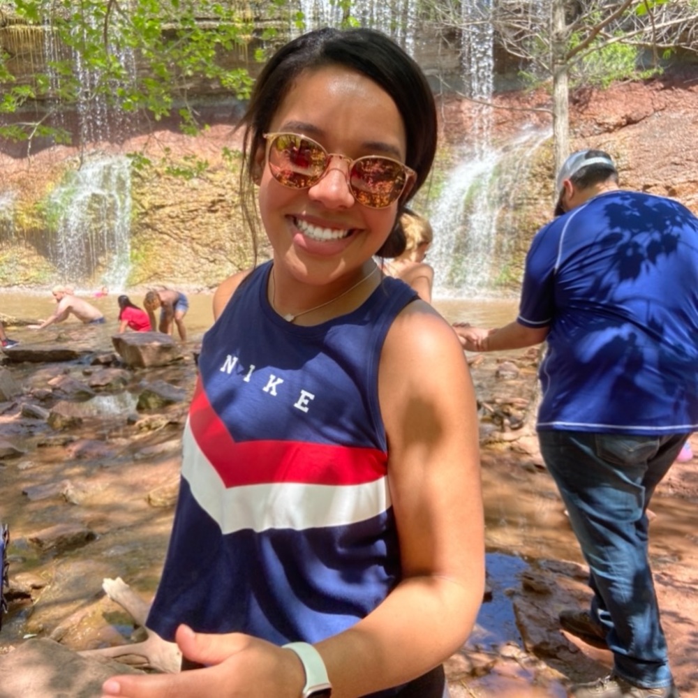 Meet your Posher, Destanee